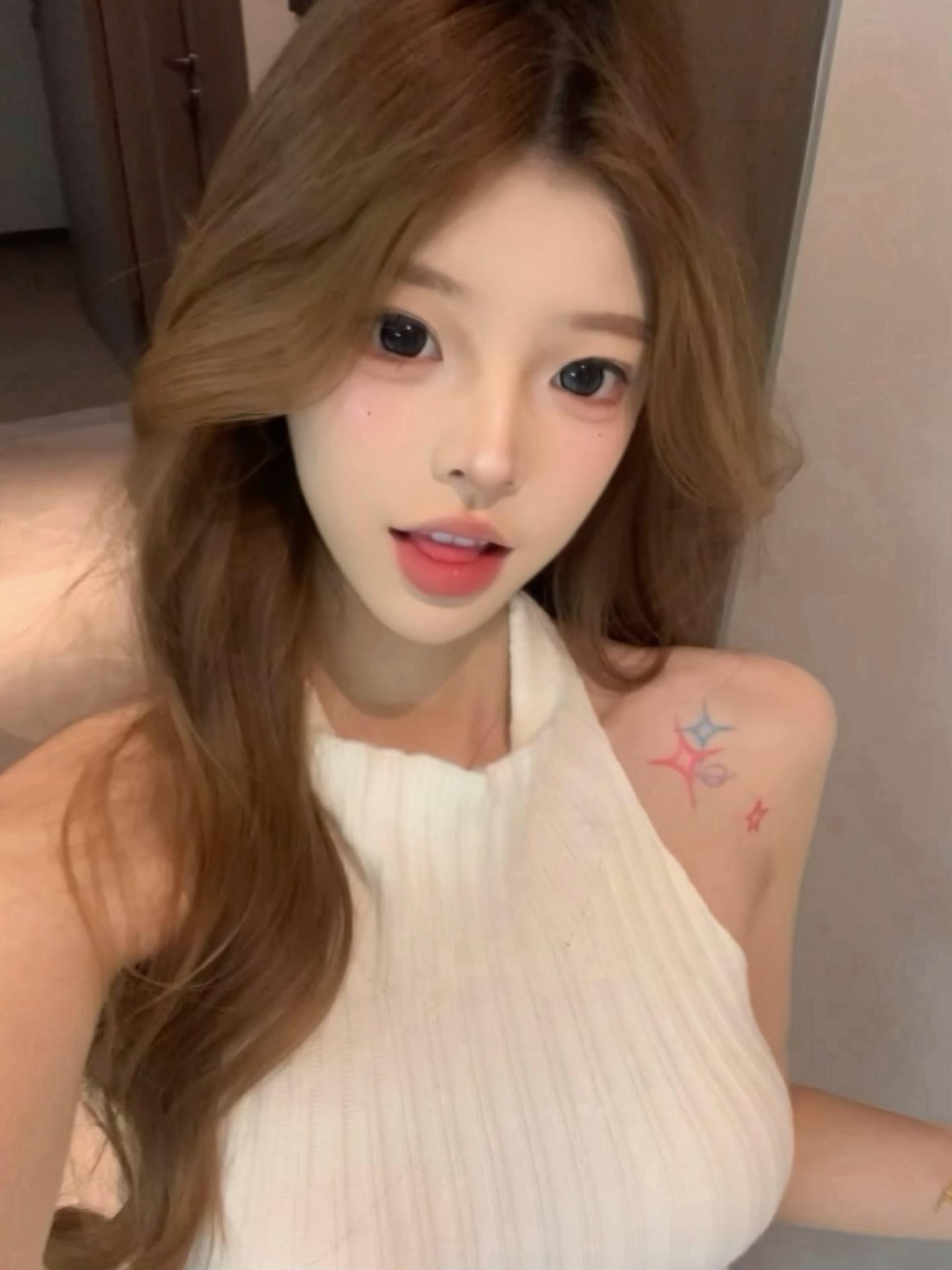 如果全世界都指责你 那姐姐就蹲下来抱抱你