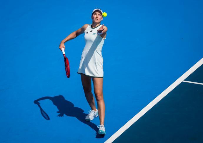 莱巴金娜会师斯瓦泰克WTA1000辛辛那提站第四轮，莱巴金娜全场挽救7个破发点，
