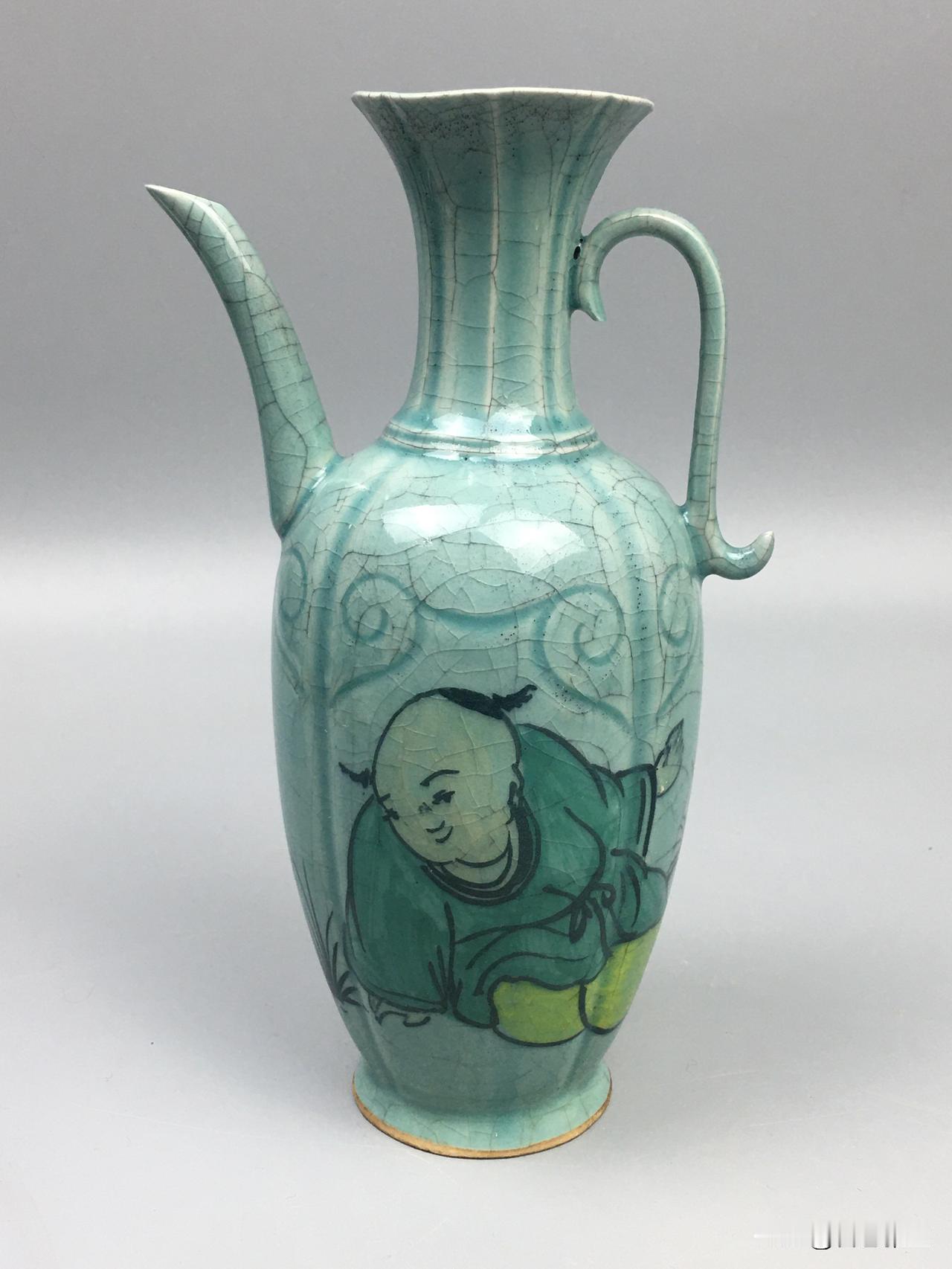 《柴窑名窑图鉴》第五辑：青釉开片婴戏执壶！
 本期登场的是一件青釉开片彩绘婴戏执