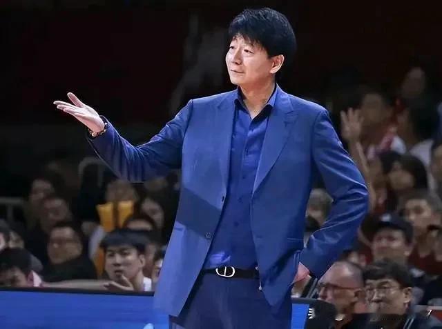 CBA开罚单的速度堪称一绝！不到24小时关于邱彪和随队翻译的处罚通知就已经公布了