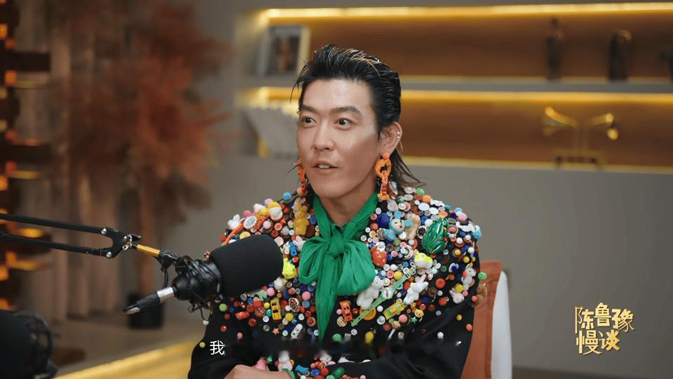 以为是ladygaga实际是尼格买提谁懂啊！姜思达一路脑补和Gaga同框合影，结