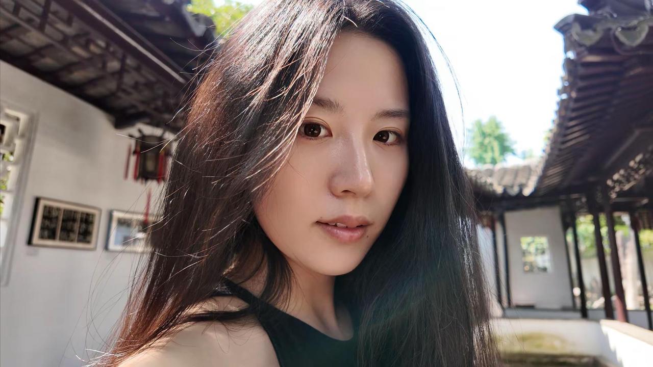 何须浅碧深红色 自是花中第一流 素颜