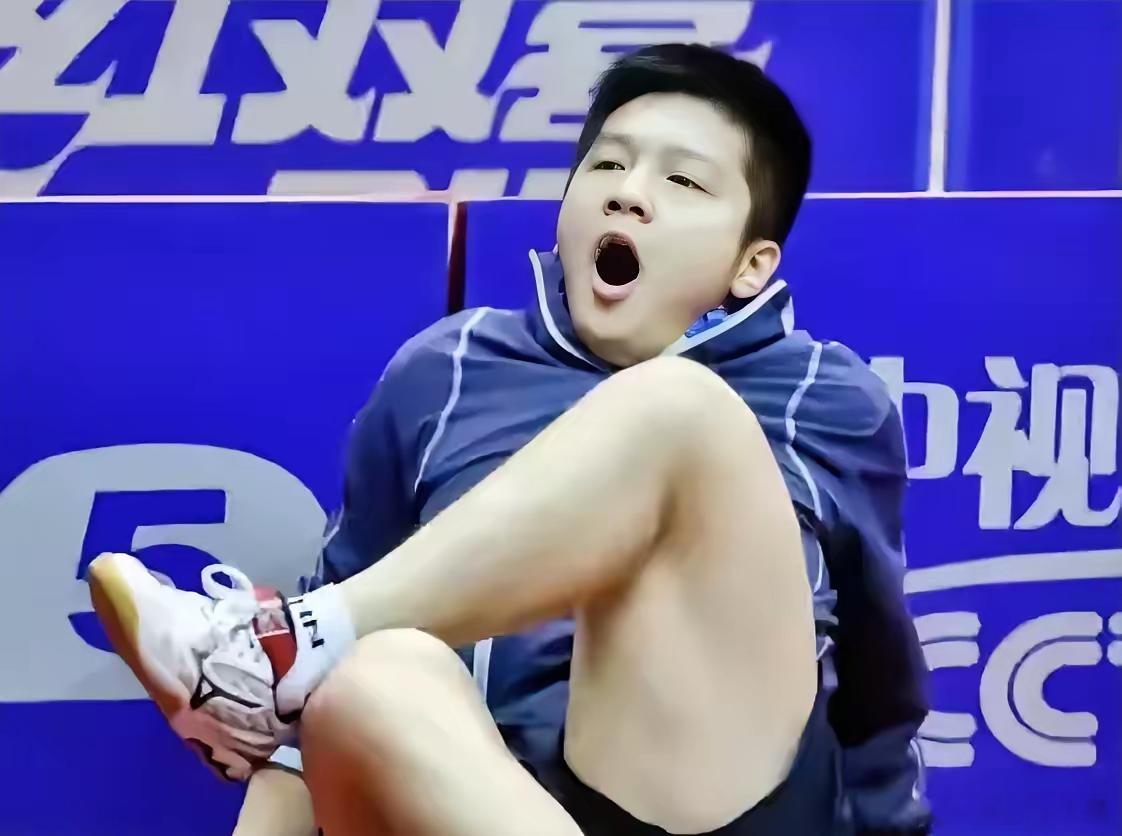 樊振东 有次采访记者问樊振东：“你最不着想在决赛中打谁啊？”樊振东勇敢开麦：“我