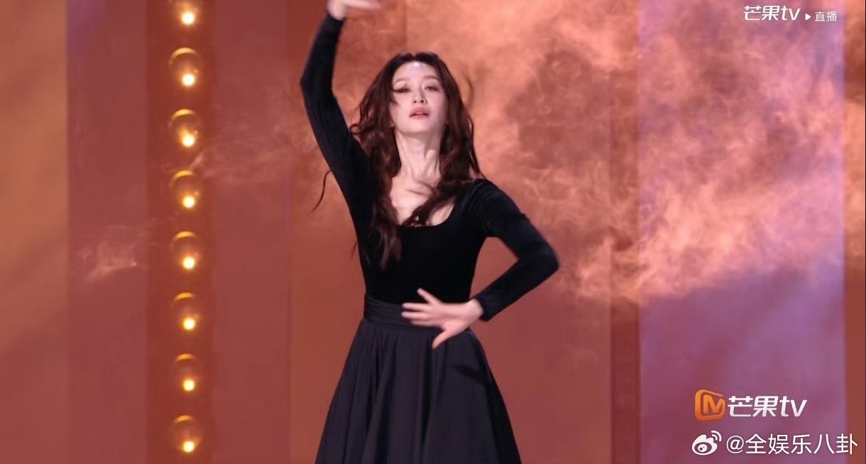 李小冉拉票 老实人豁出去了要是我投票，铁定选李小冉，真诚又实在，看着就讨喜！ 