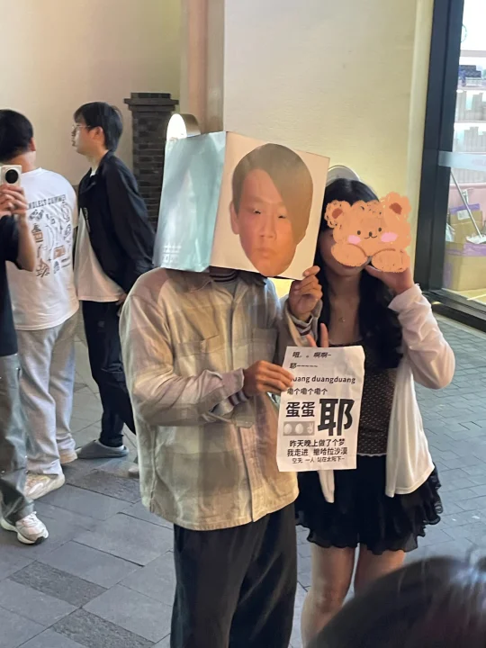 想看看你们的万圣节装扮！！！