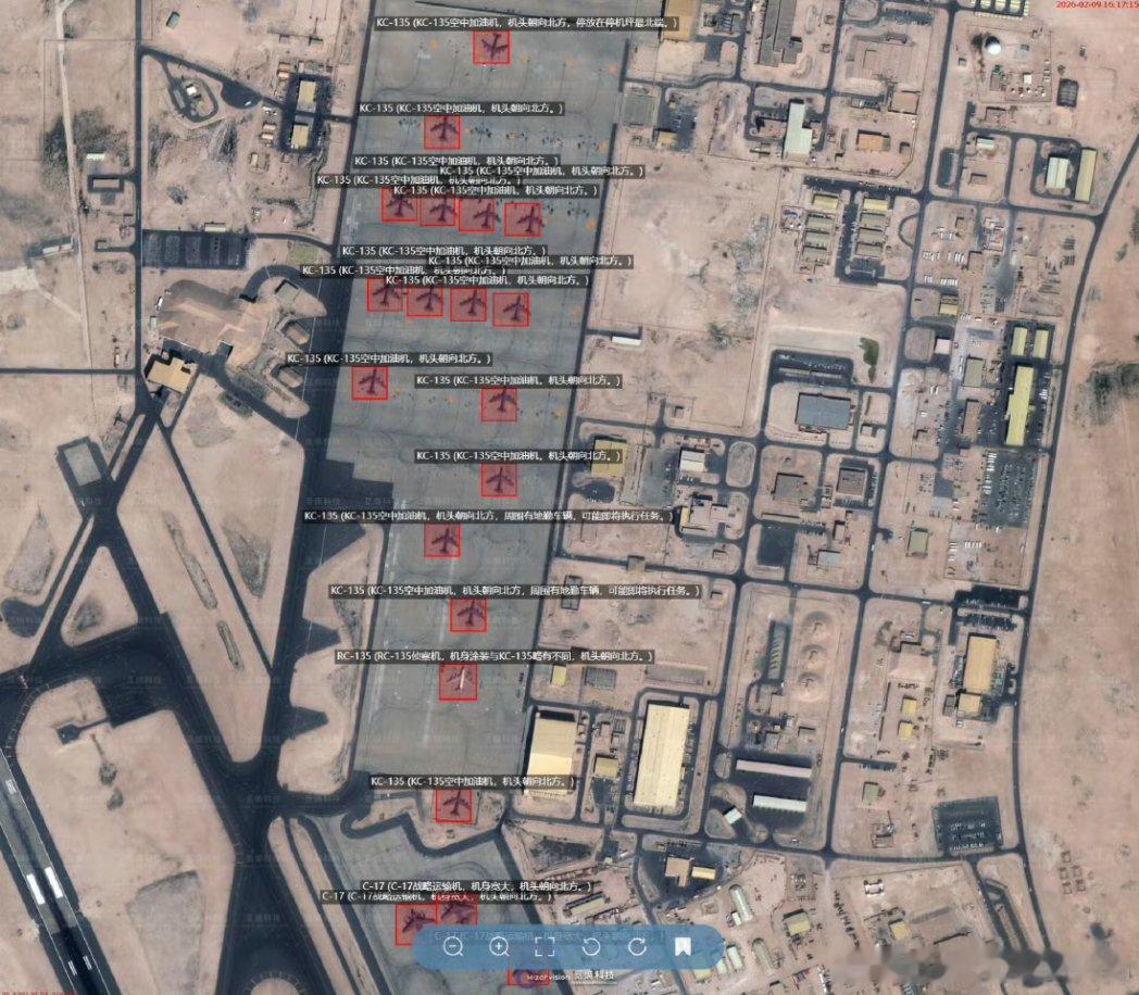 美伊冲突  卡塔尔阿勒乌代德空军基地目前至少有16架KC-135加油机，似乎开战
