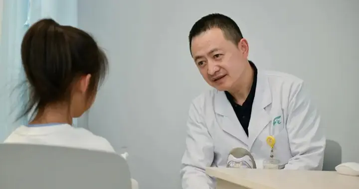 9岁女孩患“怪病”，躺床上腿就开始“跳舞”，有医院每年接诊30多例类似病例，医生提醒