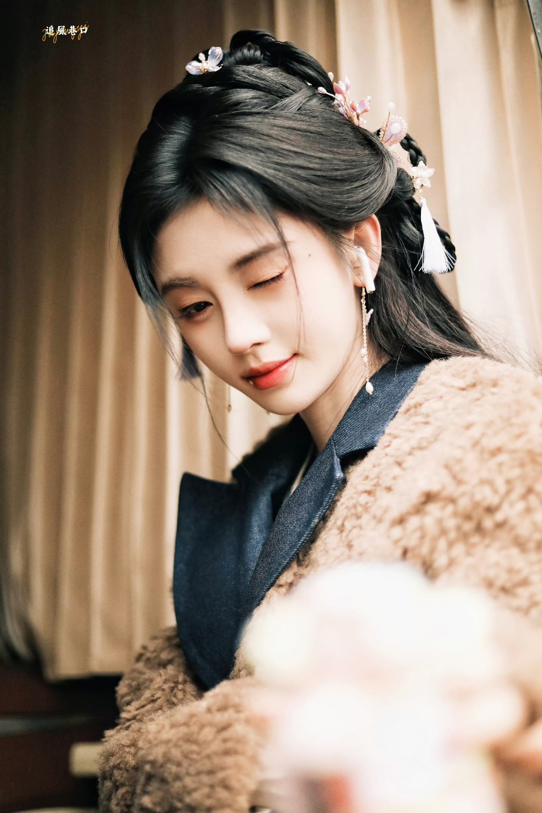 鞠婧祎 jjy鞠婧祎姜黎非“我和你一起吹风 欣赏着我们独有的落日” "𝓘 𝓮