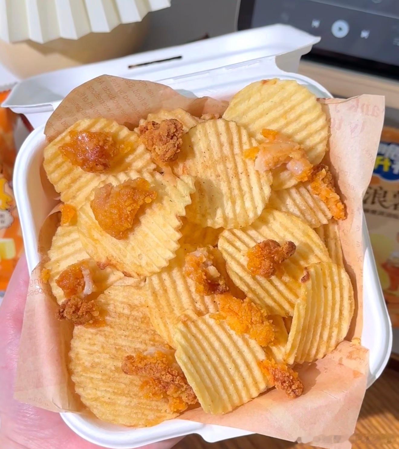 为什么薯片越吃越停不下来薯片就是味觉小陷阱，酥脆咸香让人欲罢不能，放松心情的同时