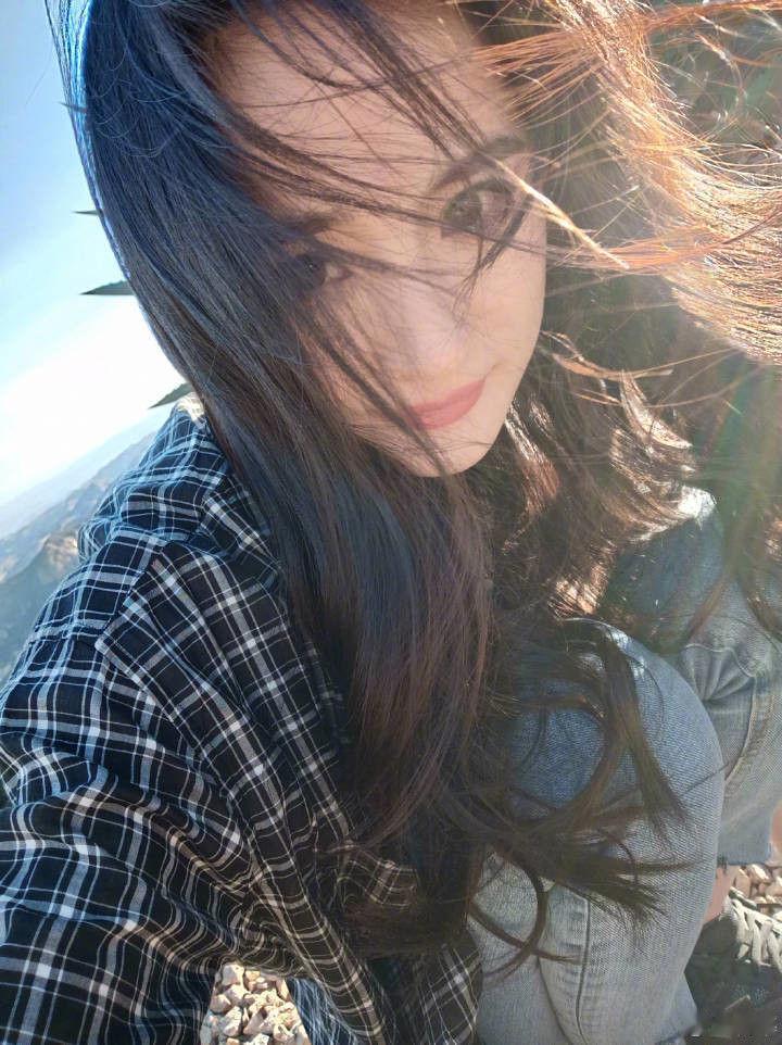 请赐我像杨幂一样坚定的内心和独自面对一切的勇气 