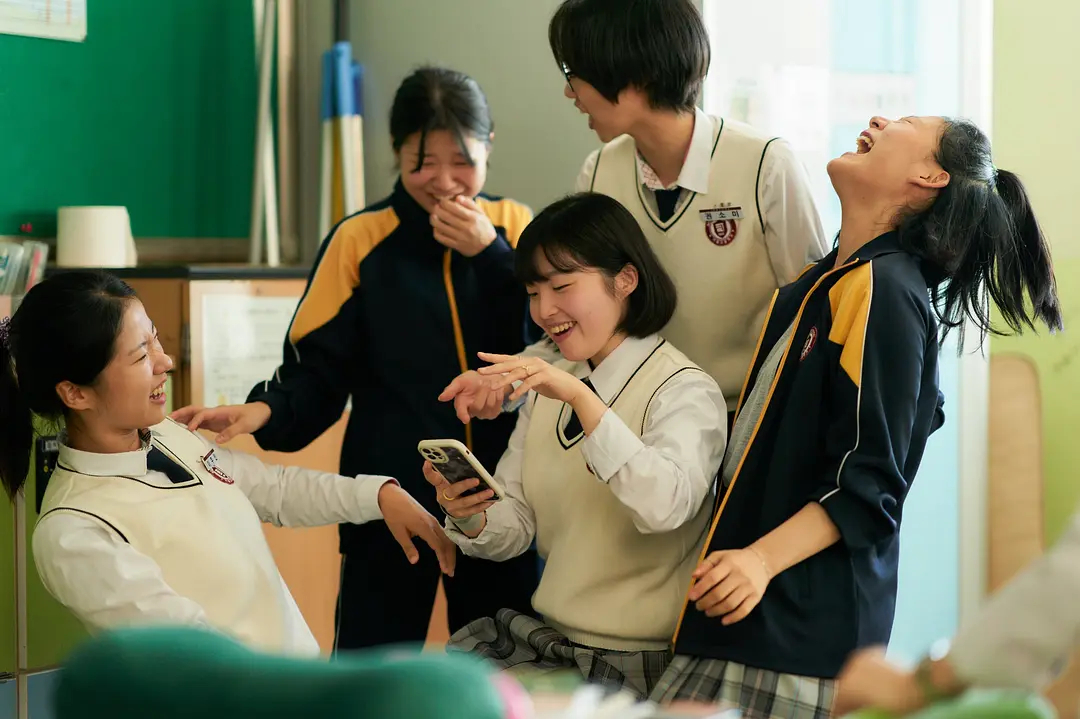 《世界的主人》豆瓣涨至9.2分，涨得好快，这才上线流媒体两天的时间。 