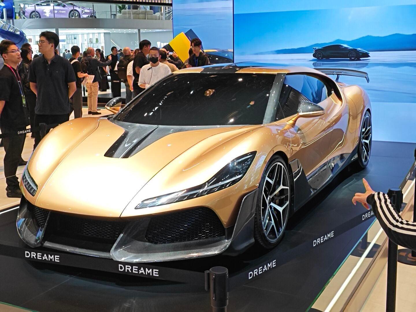 2026年的缝合怪，兰博法拉捷，布加迈凯纳。 