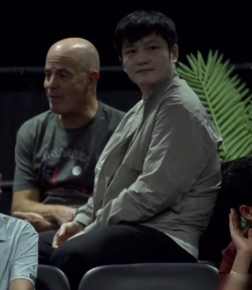 有一种预感，
樊振东未来肯定会创办自己的公司，
拥有自己的品牌，

你看东哥现在