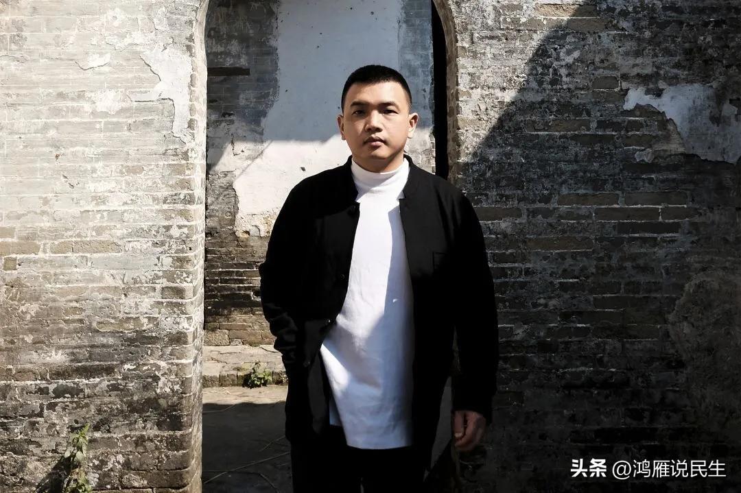 马上又有一大批大学生毕业走向社会了，我不知道你们看不看头条，我觉得，你们刚出校门