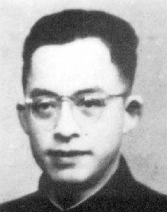 1949年，江苏宜兴一处临时战俘营里，一个被俘的国民党副师长突然认出了我军团长。