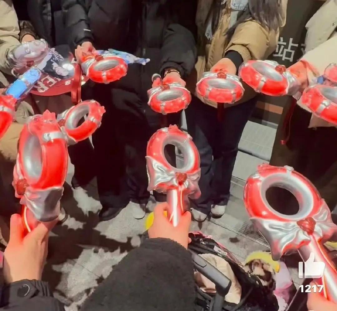 猜猜这个应援棒多少钱？ 