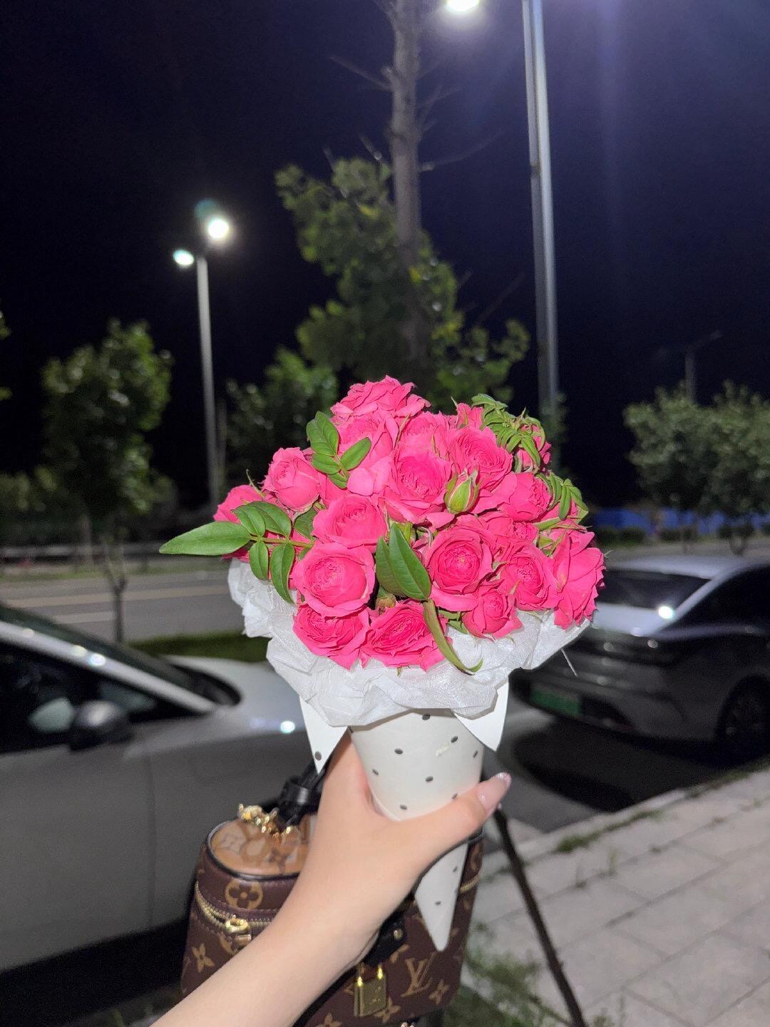 照片赋予了生活太多的力量,好好生活,勇敢爱。 ​​​