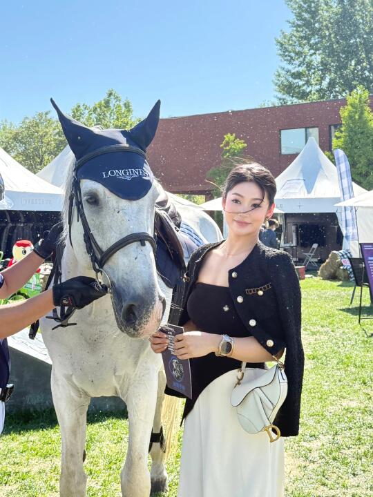 马术女孩的周末，享受阳光，享受马术🐎
