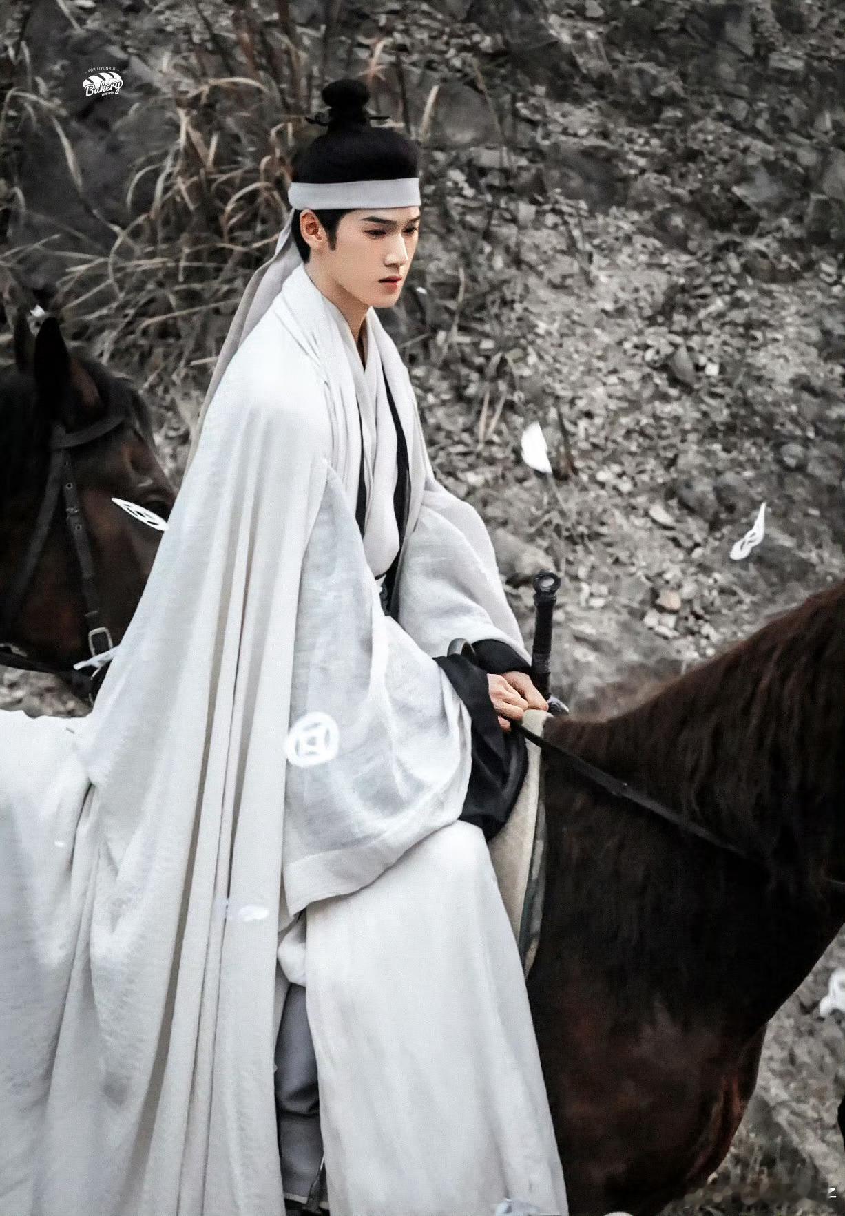 古偶爽剧还得做恨男女来演我真的被《冰湖重生》狠狠拿捏了😫，家国线与情感线交织，