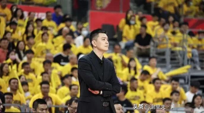杨鸣真记仇，赛后发布会又将话题引向杜锋：广东实力和教练能力，都是CBA首屈一指的