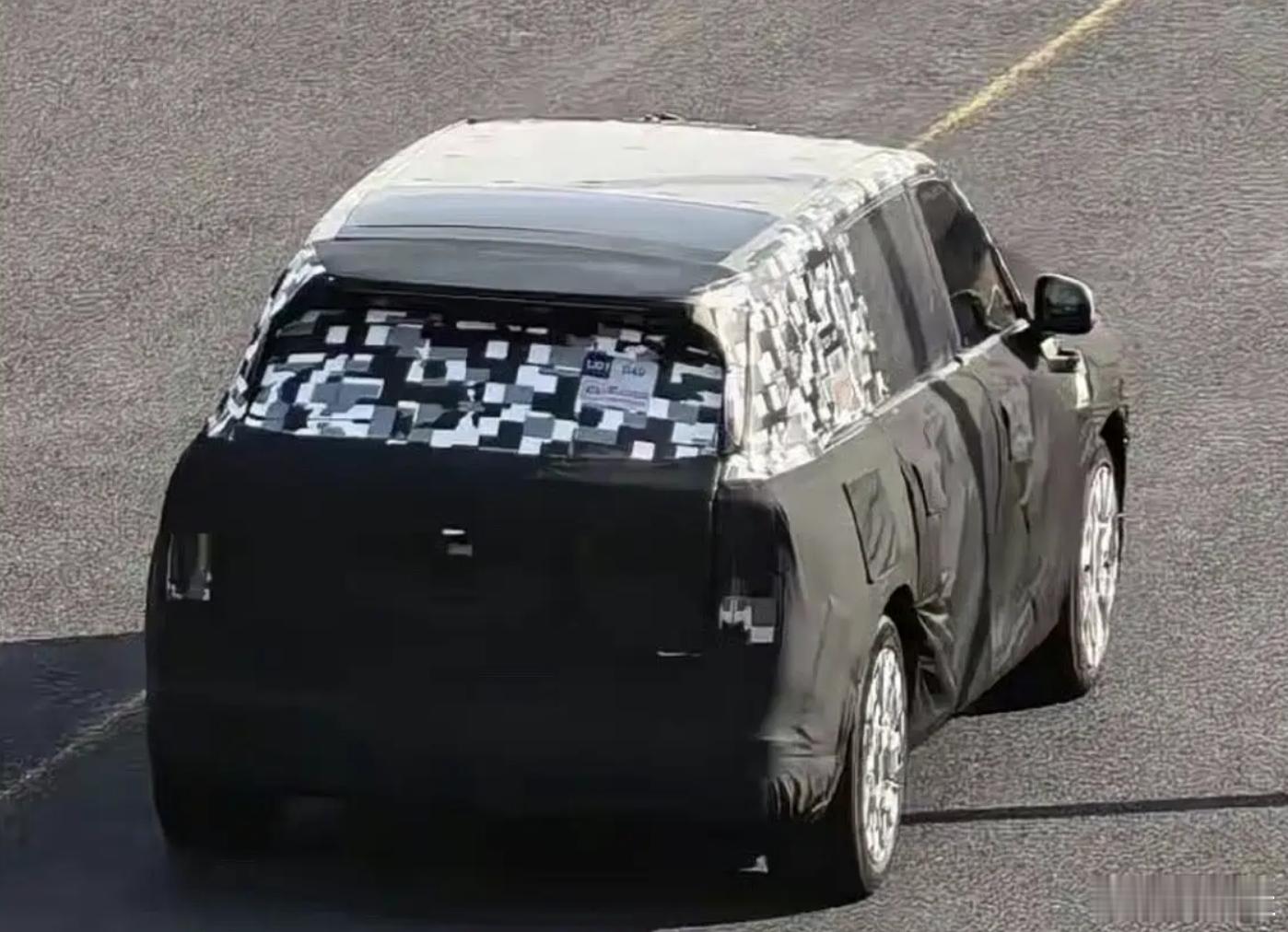 尊界SUV你见过吗？网传的最新谍照来了，新车预计在今年正式亮相，你觉得能与库里南