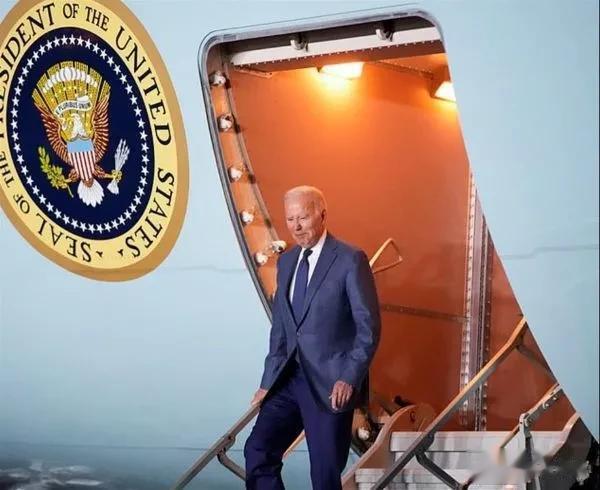 还没把俄打垮，80岁拜登身体先不行了？身体“抽搐”突然传开

来源:海峡新讯

