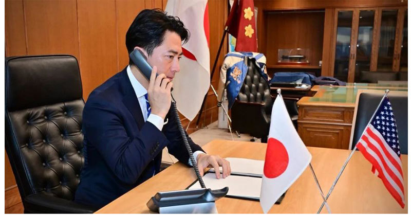 在日本炒作所谓雷达照射事件遭中方证据反驳后，其防卫大臣小泉进次郎12日与美国防长