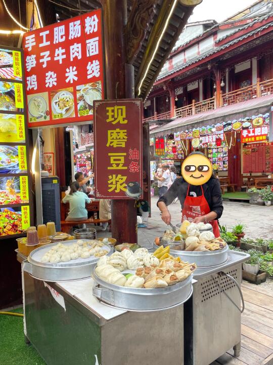 周末爬青城山的人都这么多！