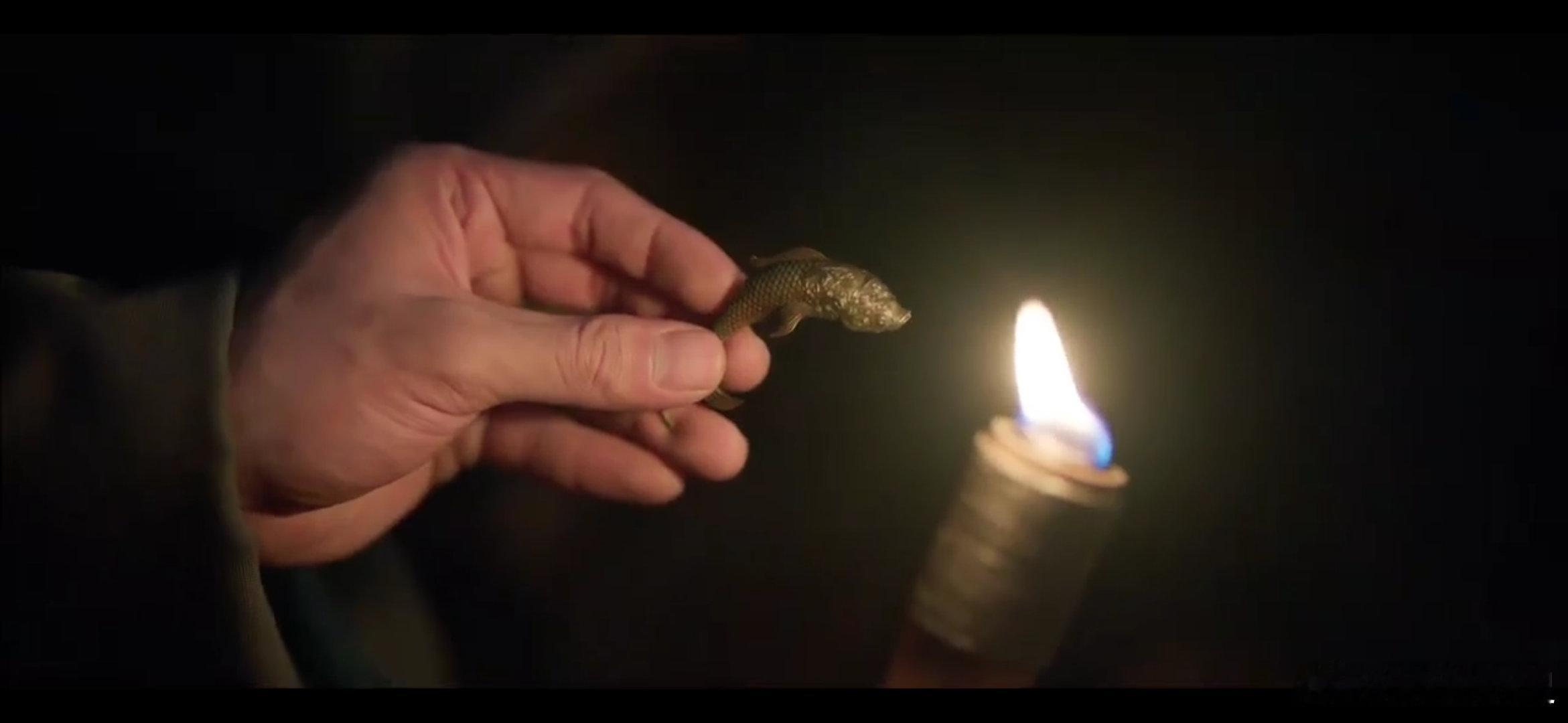 藏海传这一集信息量也够大的，藏海发现了蛇眉铜鱼、自己的父母被做成人皮俑、慧剑还是