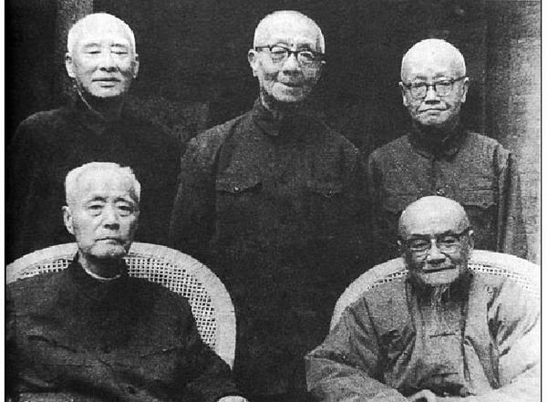 顾颉刚回忆：西北之行的感悟与反思  二


接上文


于是许多的枪械从印度输入