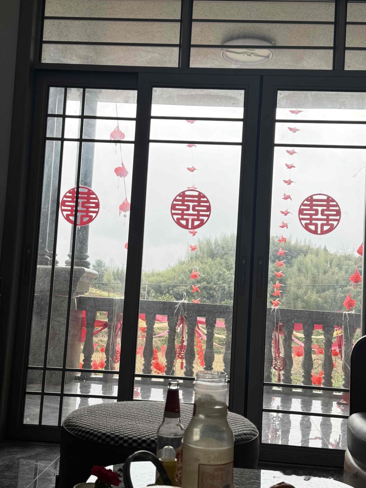 婚姻也就那么回事，我的婚姻也是。
这次吵架，再次看清了一些人，一些事。从此，不再