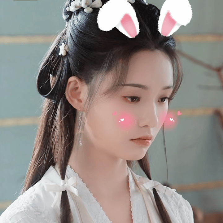 第一个兔塑林允的人是天才 这形容太准！林允软乎乎像小兔子本兔，眼神灵动又娇憨，可