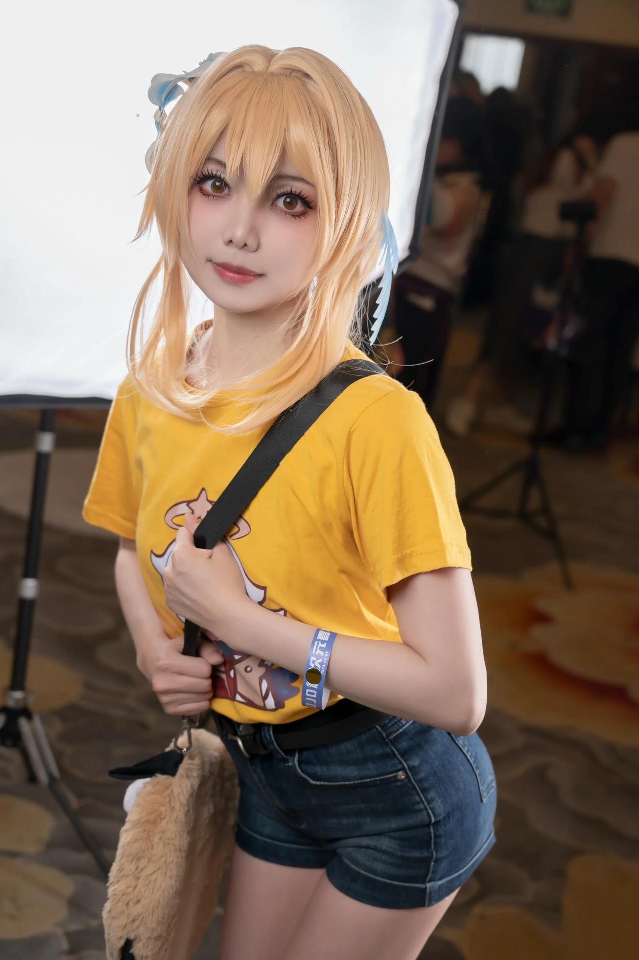 荧妹，一去去逛街吗？  