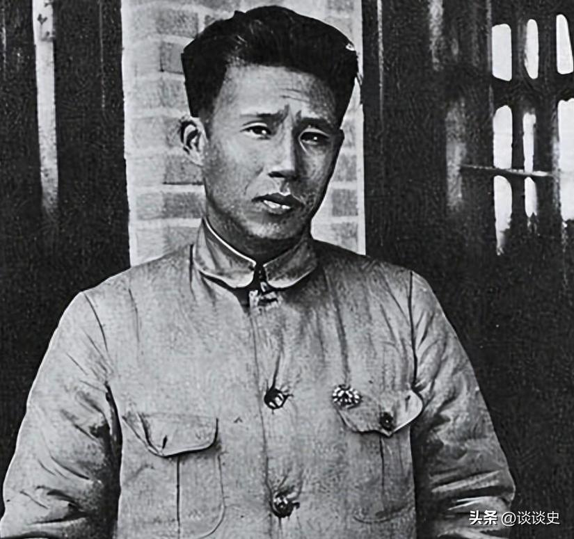 1933年，被捕的廖承志在狱中看见了同样被捕的陈赓。他灵机一动，对陈赓说：“我有