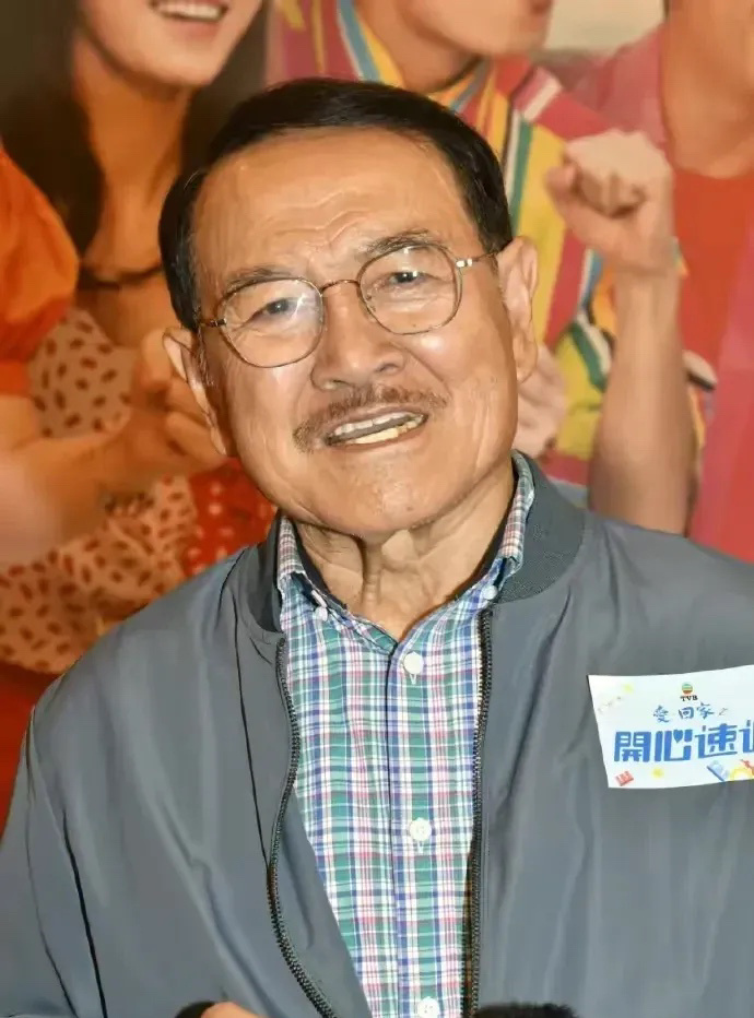 刘恺威父亲否认杨幂争取小糯米抚养权直言，那都是没有的事，整天废话连篇其实想想也是