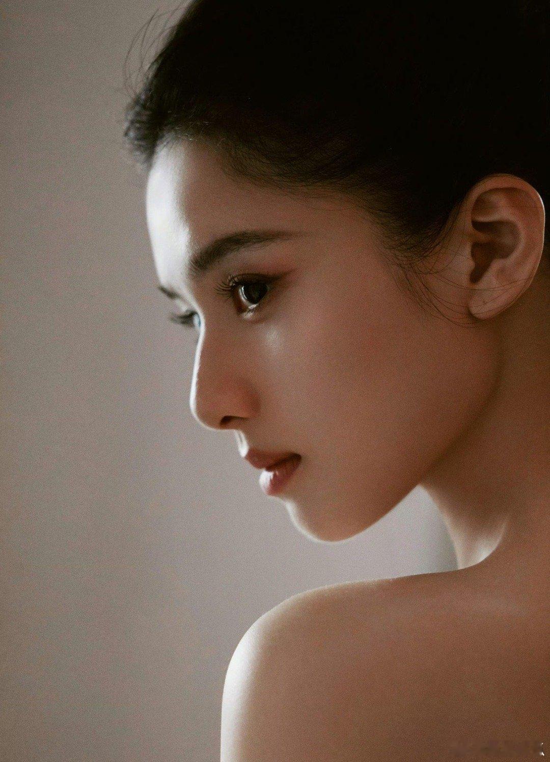 张婧仪今晚的造型简直就是公主👸🏻太美了[相爱] ​​​