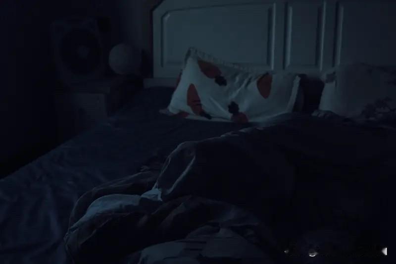 失眠太难受了,一直睡不着怎么办?
我的失眠属于心里有事，就百转千回睡不着。
最怕