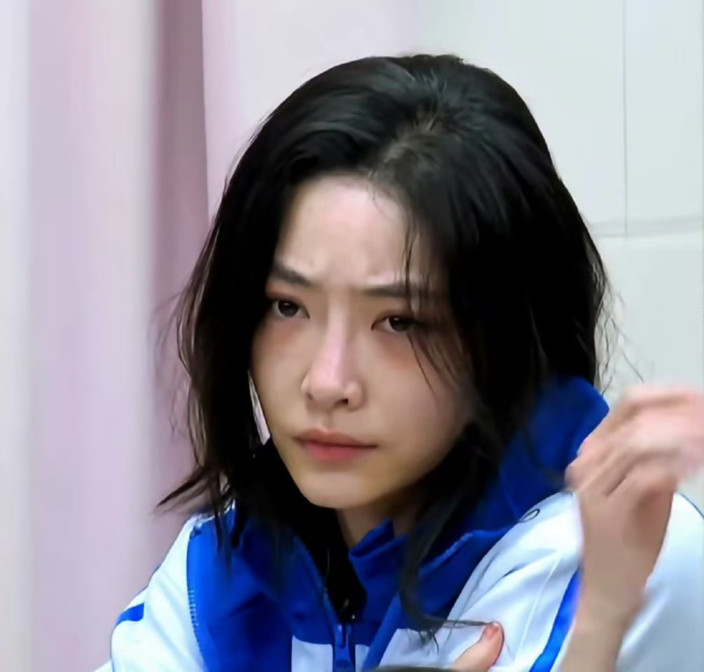 投稿 许佳琪  玫瑰腐烂的气味🥀 ​​​