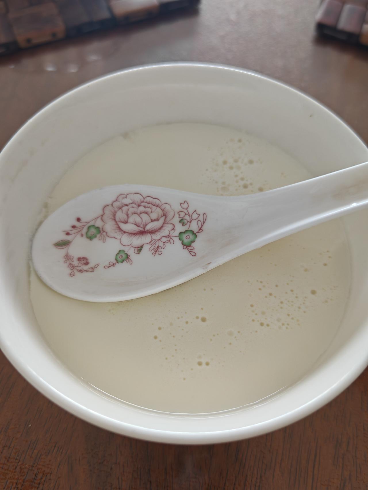 今天第一次做姜撞奶，凡事只要你肯动手就成功一半，这句话下知道谁说的，反正干就完了