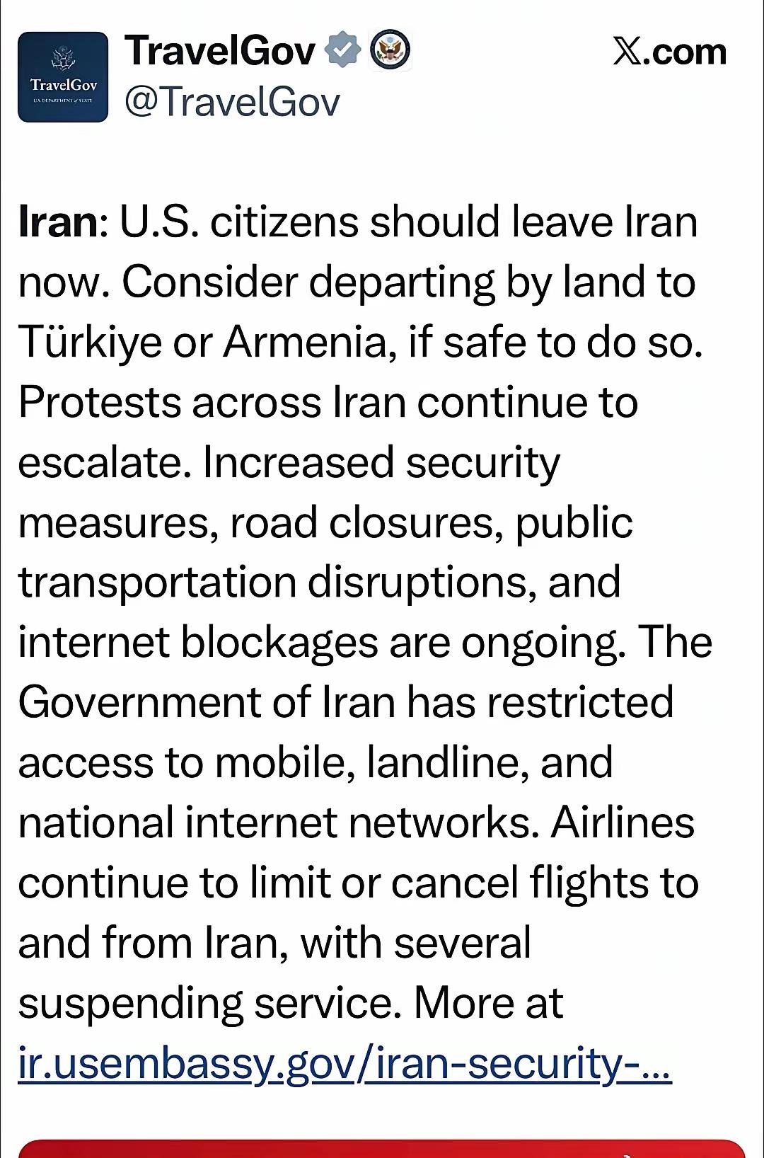 美国公民应立即离开伊朗。
若安全可行，可考虑经陆路前往土耳其或亚美尼亚。
 
伊