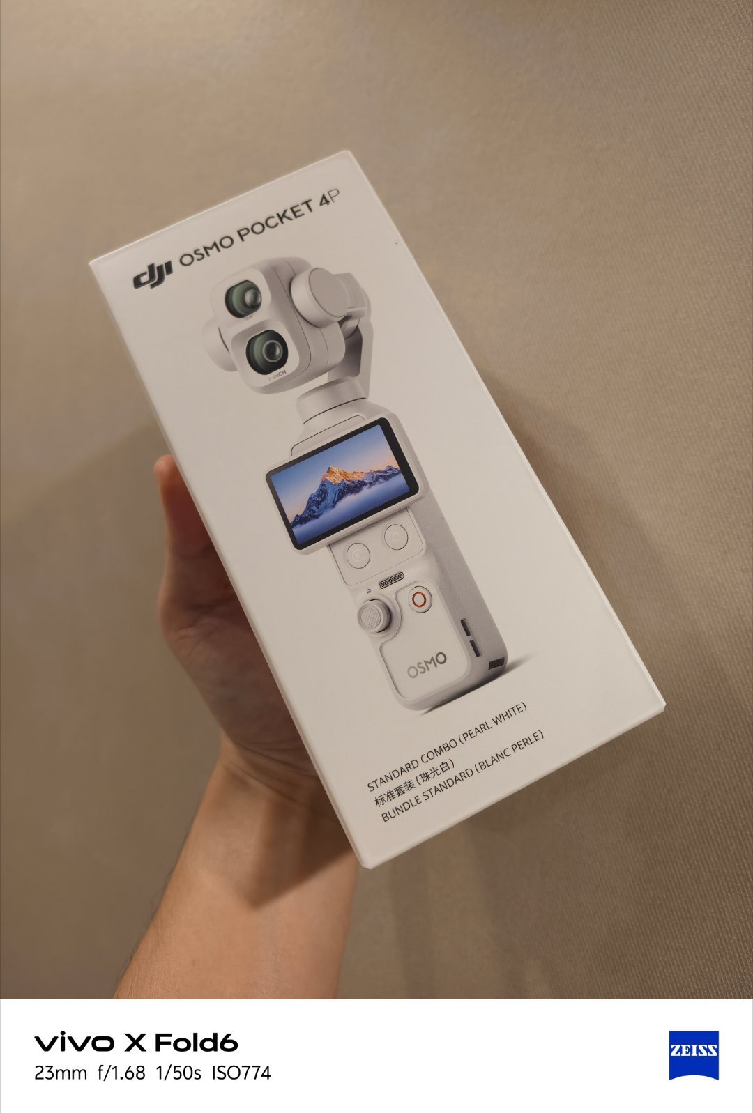 换了个Pocket4P珠光白色颜值这块的确在线[点赞]你们经常换手机的人嘴真严 