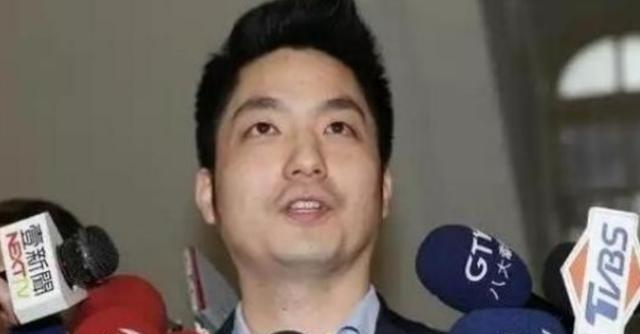 台北市市长、蒋介石的曾孙蒋万安直接把话撂下了！他当着媒体的面斩钉截铁地表示，自己