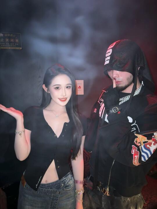 合照很多 很潮 的一天😝