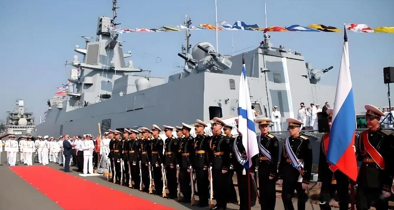 俄太平洋舰队南巡，思维装备还停留在冷战！北京时间4月28日，俄罗斯太平洋舰队