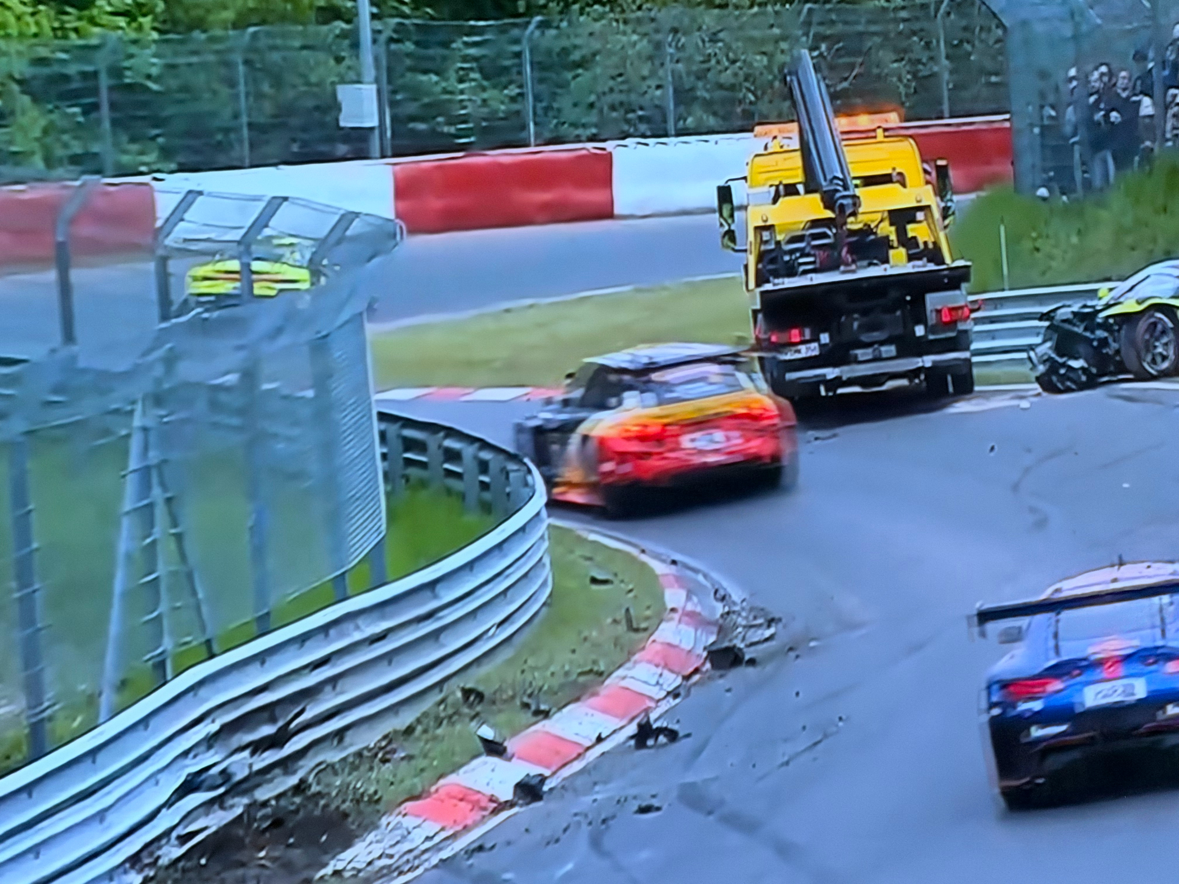 纽北24小时竟然有一辆M3 Touring GT3真的在赛道上跑而且排名现在第四