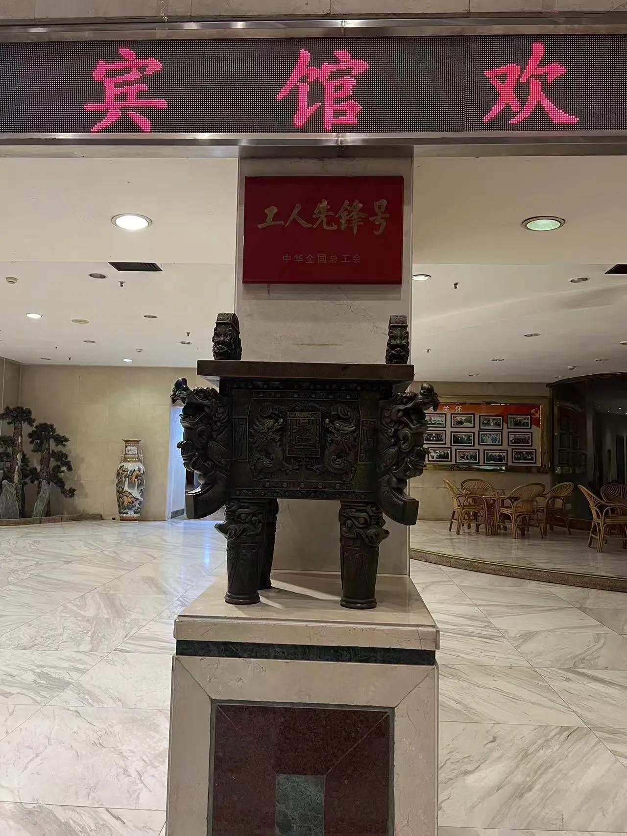 没人看他的文章
低俗文学作品太多太多
不切实际
误导公众舆论
浪费时间