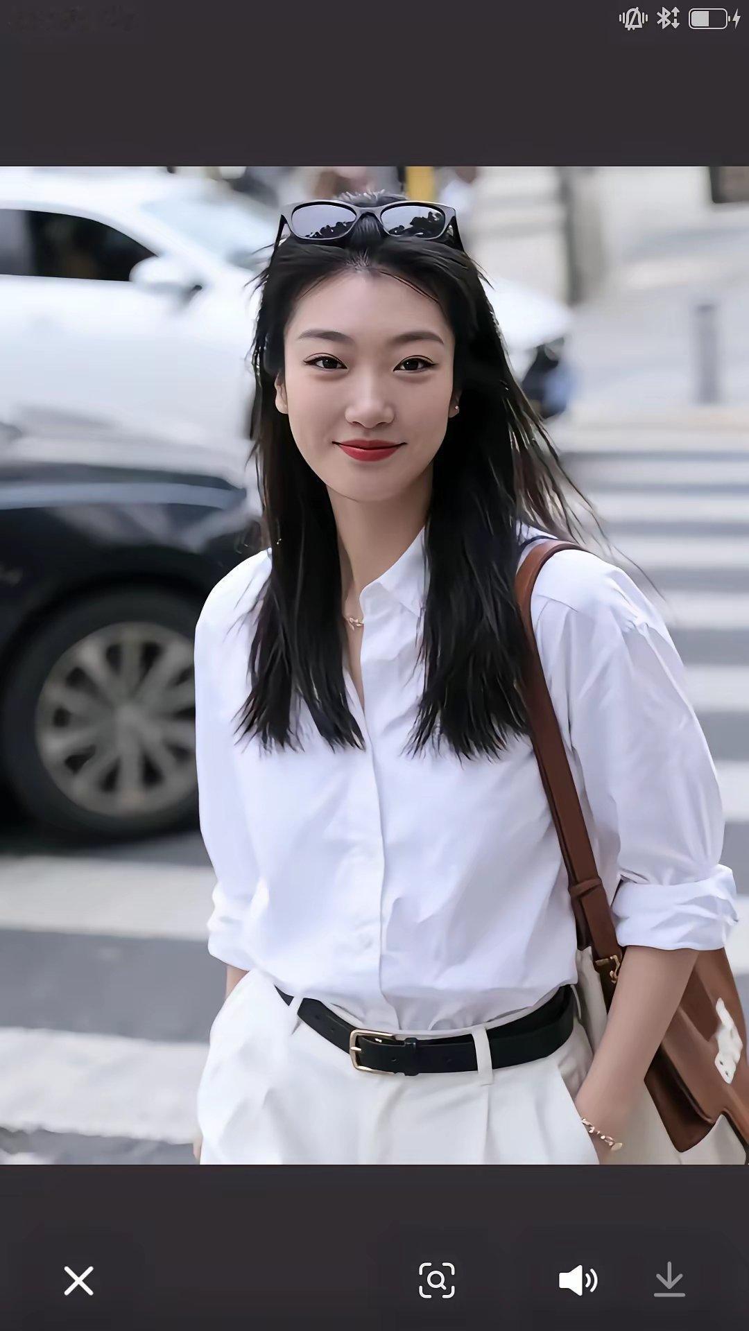 【她曾经是中国女篮当家球星，赛场上她打球强硬，顽强拼搏，集球技与智慧于一身的勒布