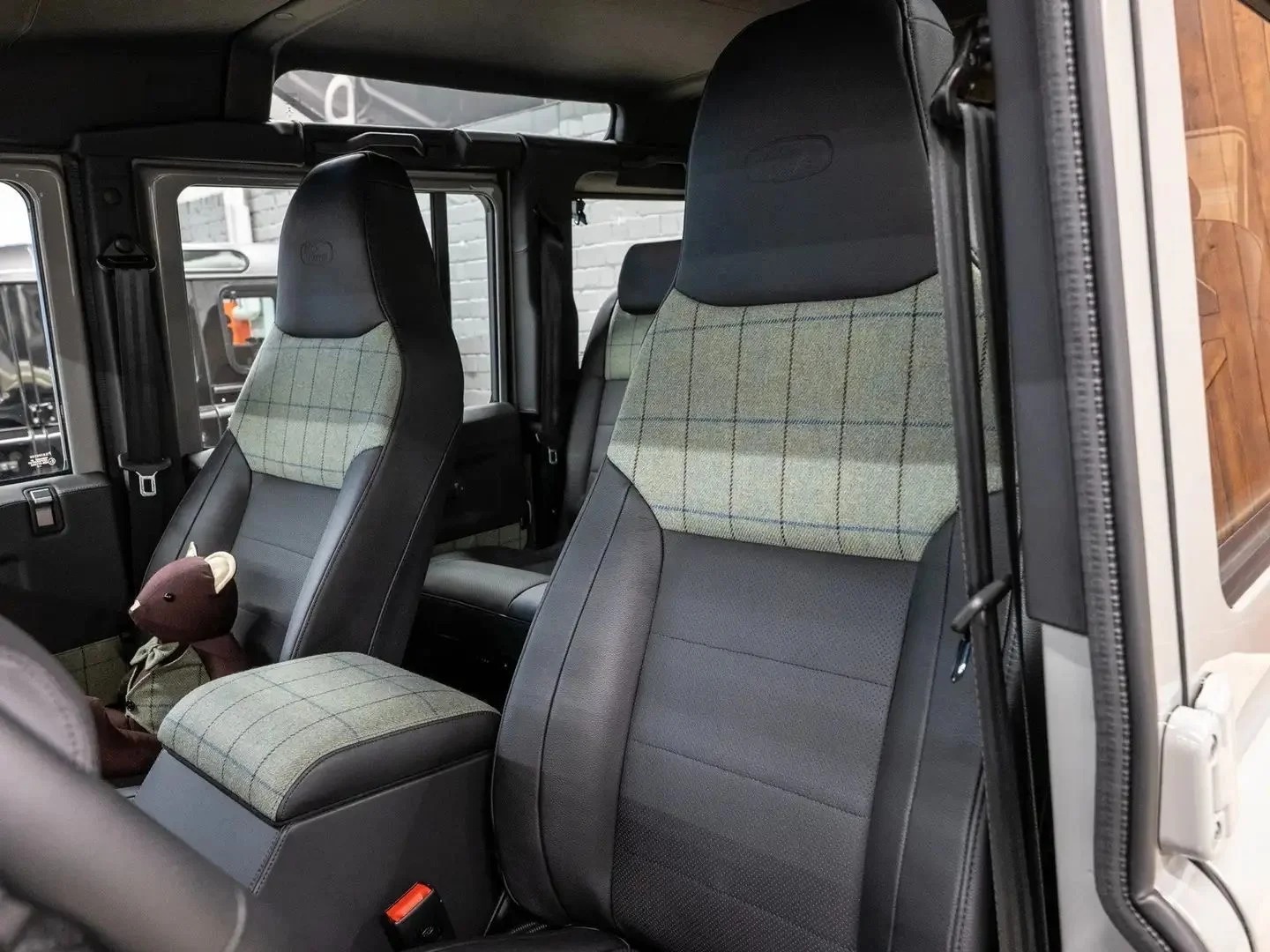 好车分享 Land Rover Defender WORKS V8 ISLAY 