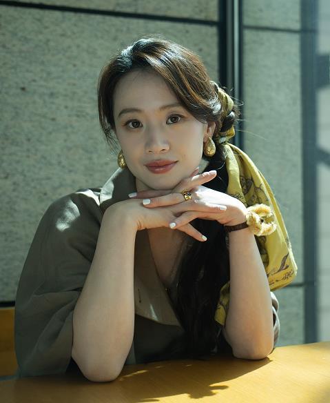 李梦被曝走红后迟到惹制片人开骂 有幕后人员爆料，李梦在凭《兰香如故》走红后，签约