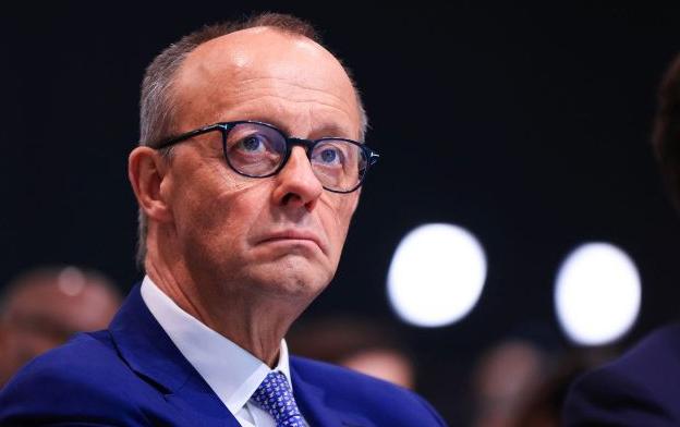 突发分歧！默茨同意参与乌停火，却跟英法唱反调，明确说不向乌克兰境内派一兵一卒，但